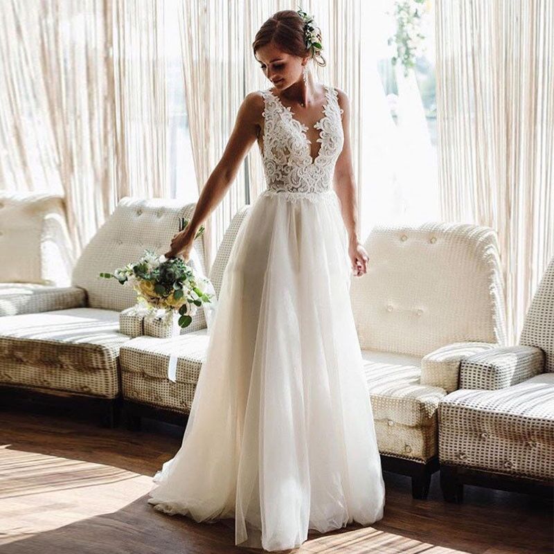 2025 A-Line Beach Wedding Dresses Summer Boho Bride Dress With Detachable Train Backless Appliques Tulle Wedding Gowns Plus Size Flowers V-neck Lace
