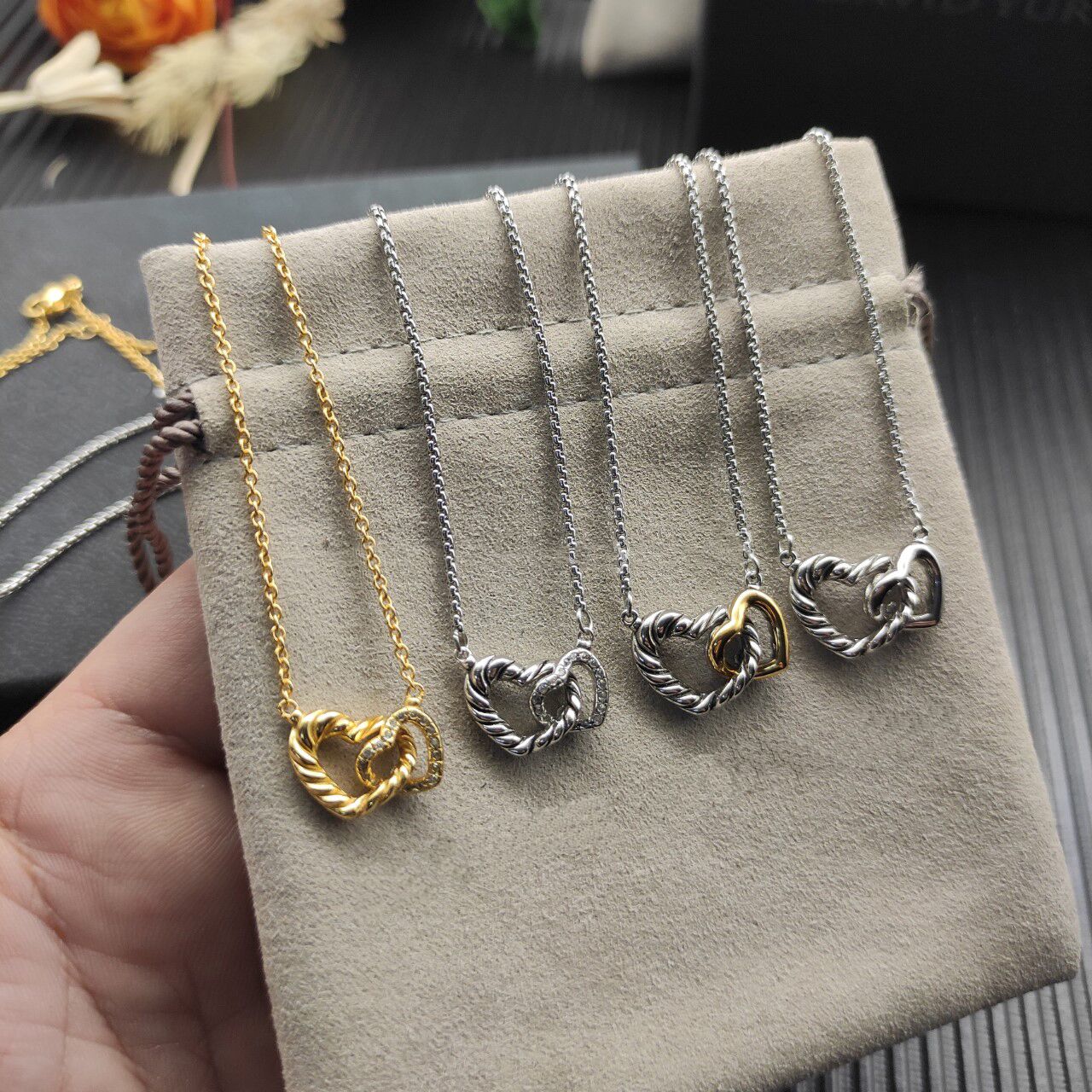2025 DY Hearts Necklace Designer Women Men Luxury Necklaces Color Separation Rope Jewlery Iced Out Entwined Loops Design Personalized sunflower Roun