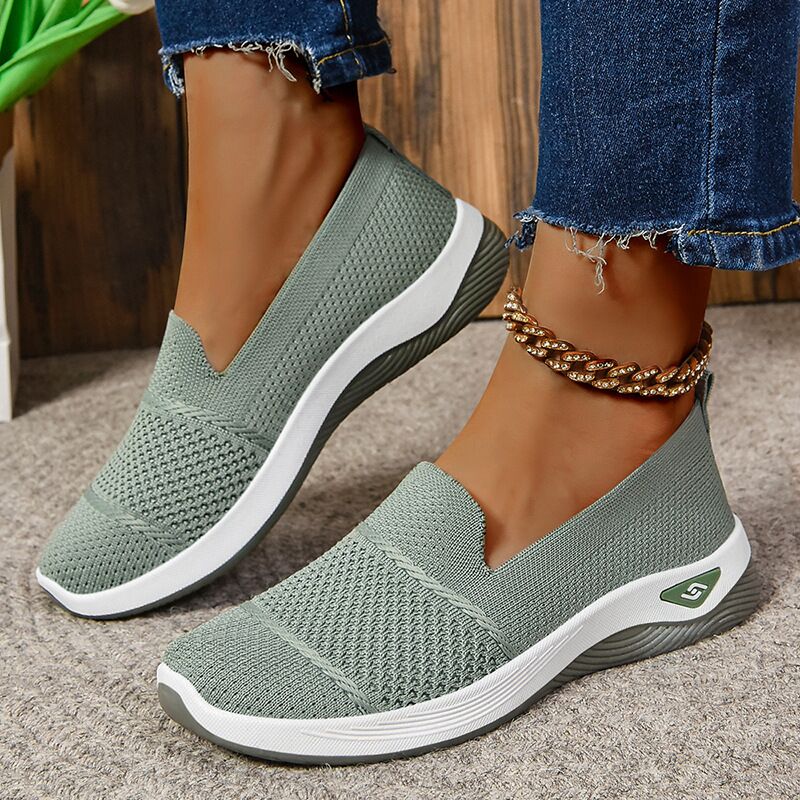 Designer Outdoor Sneakers Fashionable Luxury Casual Shoes Men Women New Fly-knit Sneakers Global Sports Equipment Mesh Breathable Thin Running Shoes