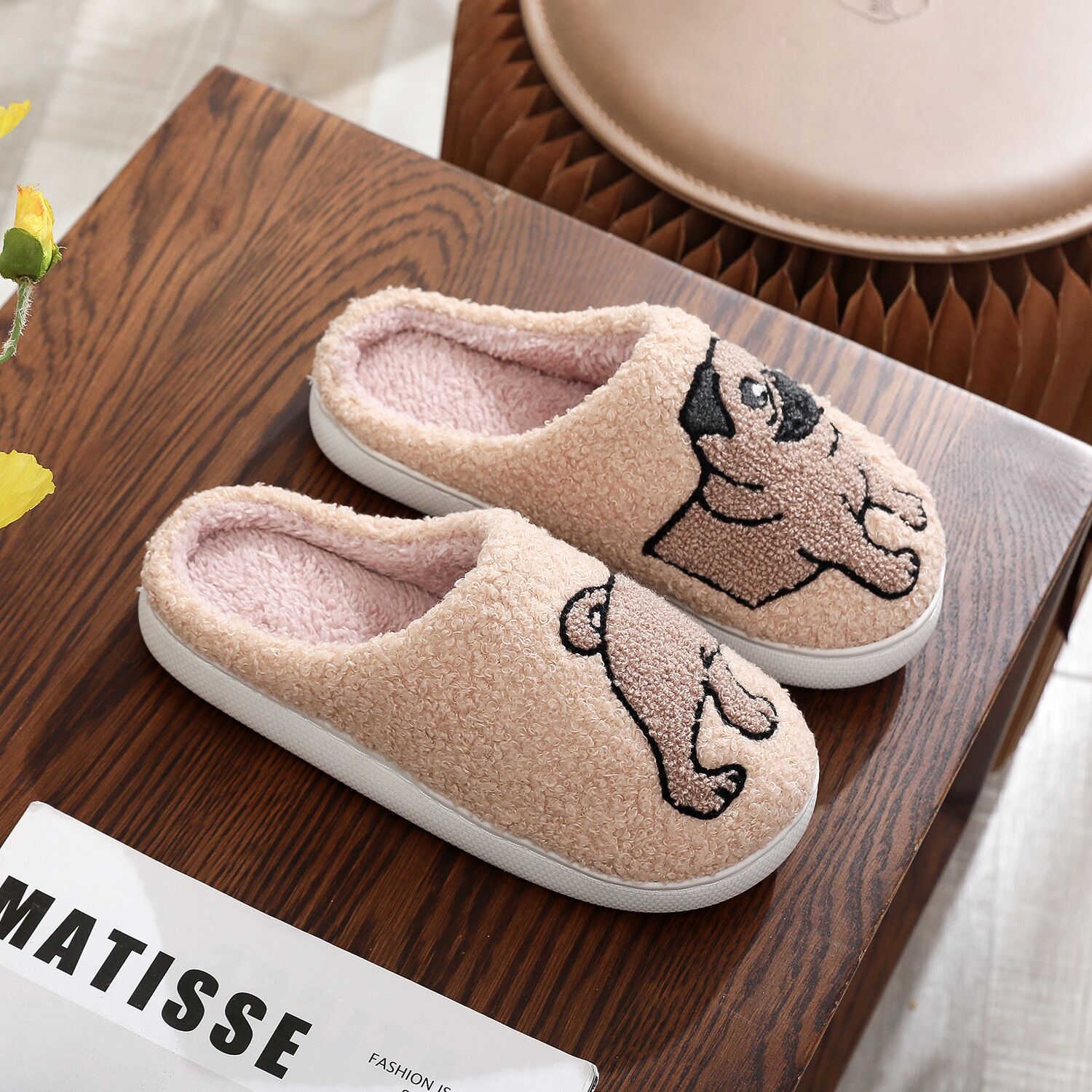 L09 Warm and Comfortable Dachshund-Themed Cotton Household Slip-Ons