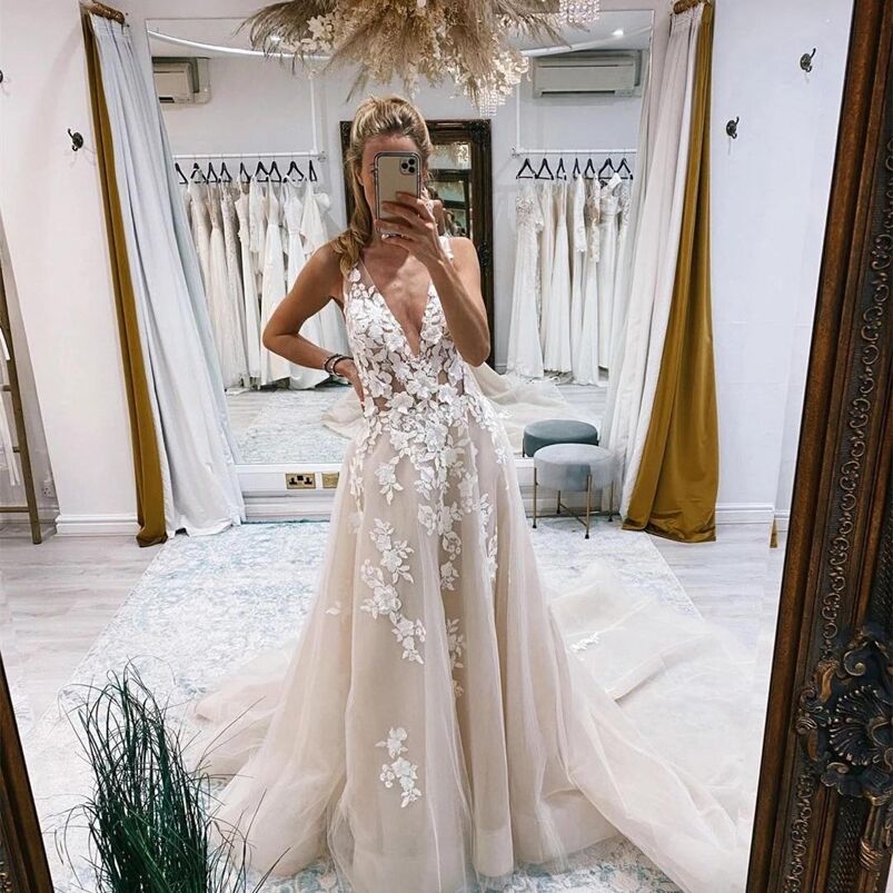 Arabic Aso Ebi A Line Lace Wedding Dresses Brial Gowns with Appliqued Deep V Neck Court Train Backless Tulle Plus Size Vestidos De Novia
