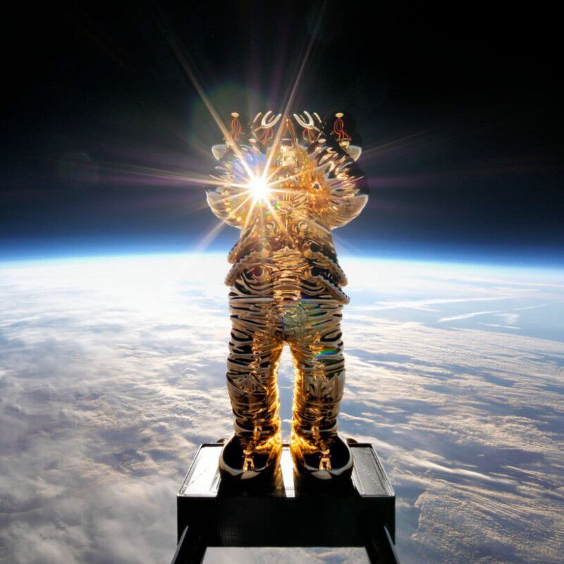 KAWS Original Fake mand space Action toy Figures astronaut 30cm pvc doll Collection of tabletop ornaments decoration