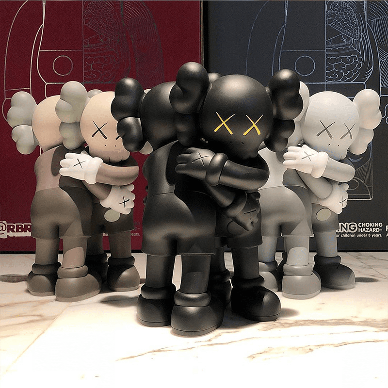 KAWS Together embrace action figures toy Doll Painted cast vinyl 28cm Packed in color box High-end gift Decoration Origina Fake