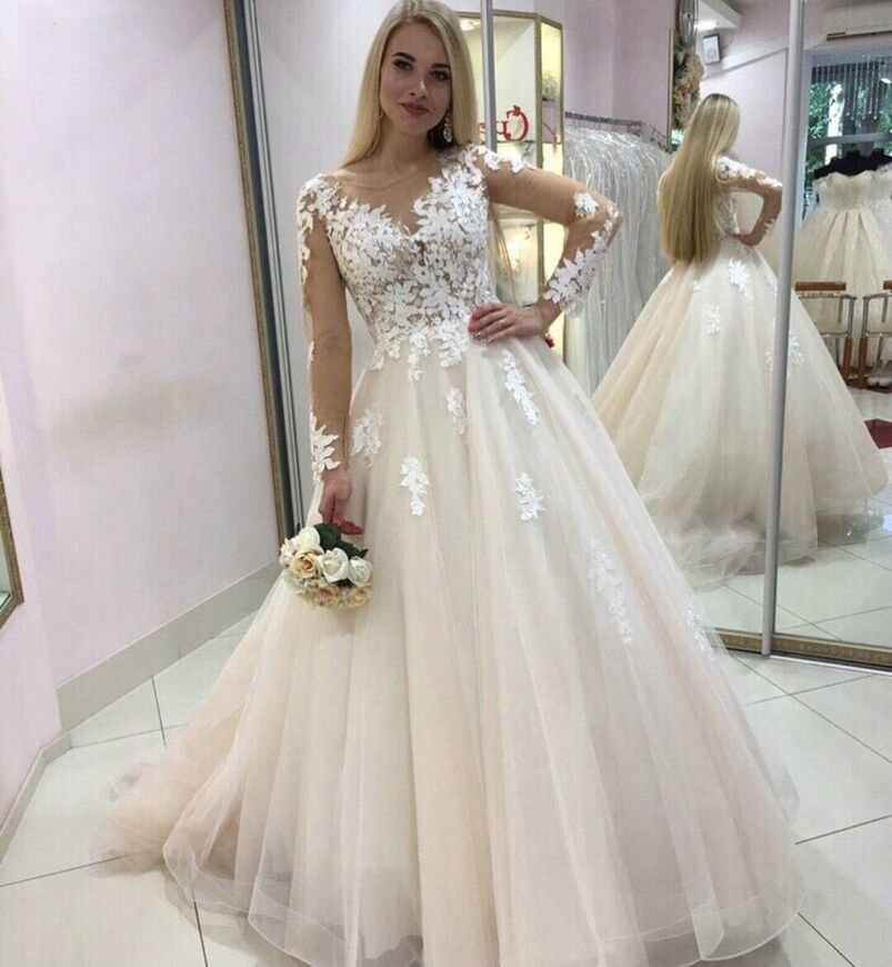 Scoop Neck A Line Long Sleeves Lace Wedding Dresses Appliques Sweep Train Corset Back Tulle Bridal Gowns