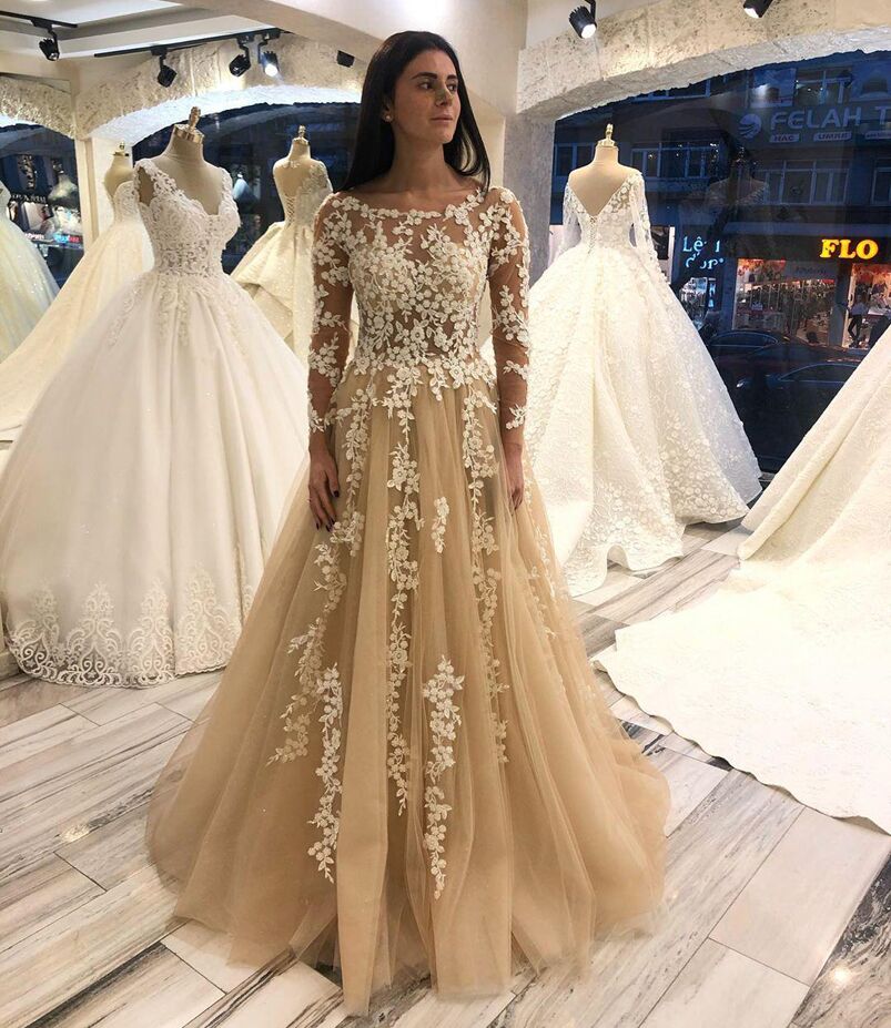 Scoop Neck Long Sleeve A Line Wedding Dress Appliqued Bridal Gowns Sweep Train Corset Back Tulle Bride Dresses