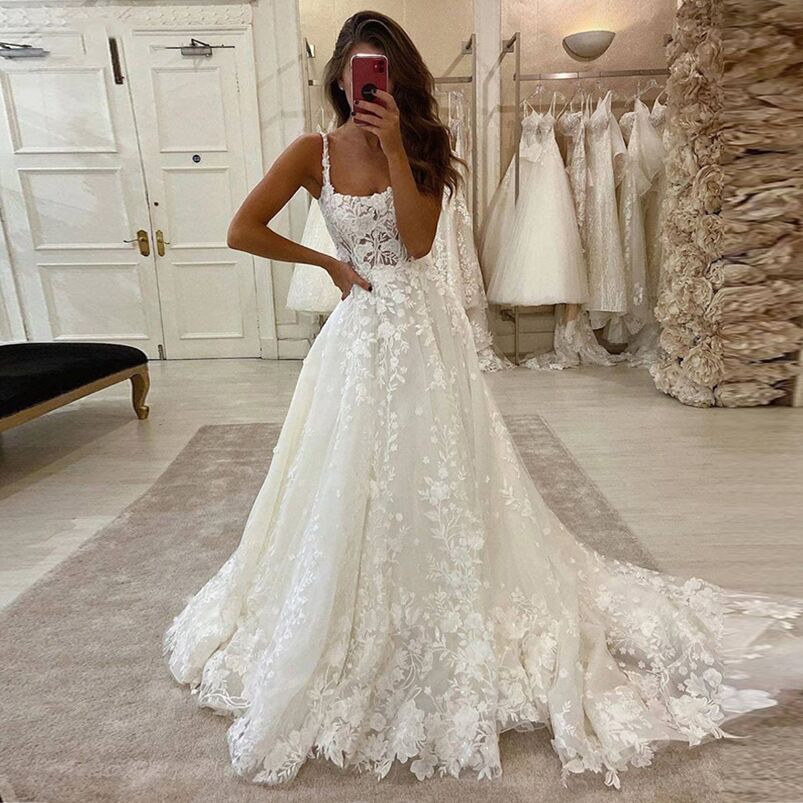 Spaghetti A Line Lace Wedding Dresses Square Appliques Sweep Train Corset Back Tulle Plus Size Bridal Gowns