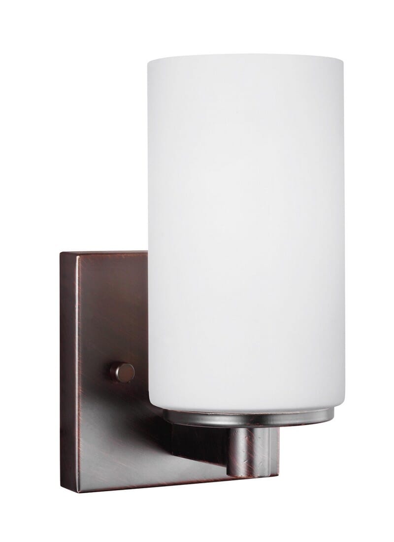 Bronze One Light Wall Bath Sconce from the Hettinger Collection